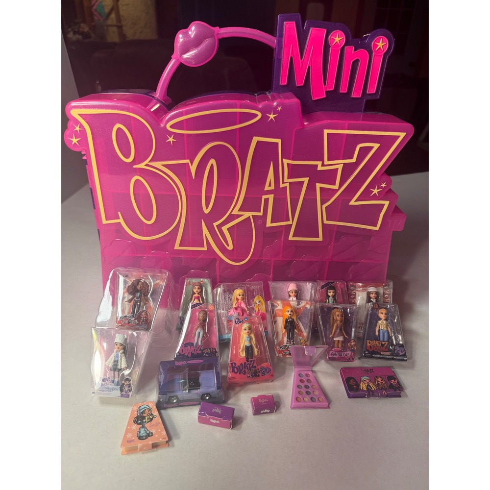 Bratz Mini Cosmetics Doll Collection with Pink Lip Carrying Case Lot of 15+